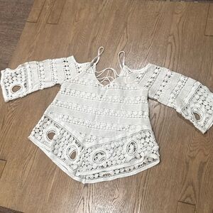 SUGAR + LIPS White Boho Crochet Lace Bell Sleeve Top (Style T7103) Medium